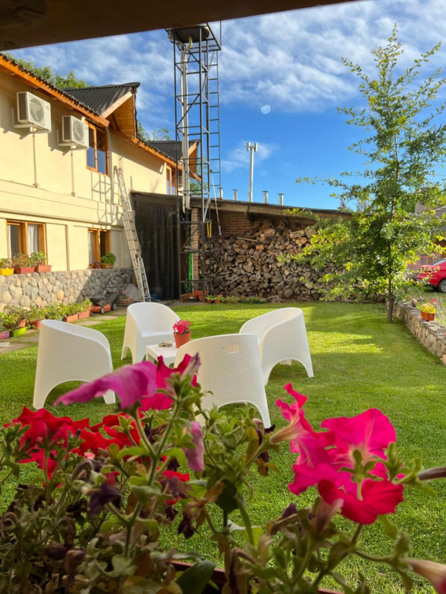 Hotel Y Cabanas Casa De Piedra Trevelín Exteriör bild